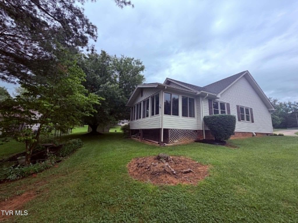 Photo of 15466 Woodstone Circle, Bristol, VA 24202 (MLS # 9995241)