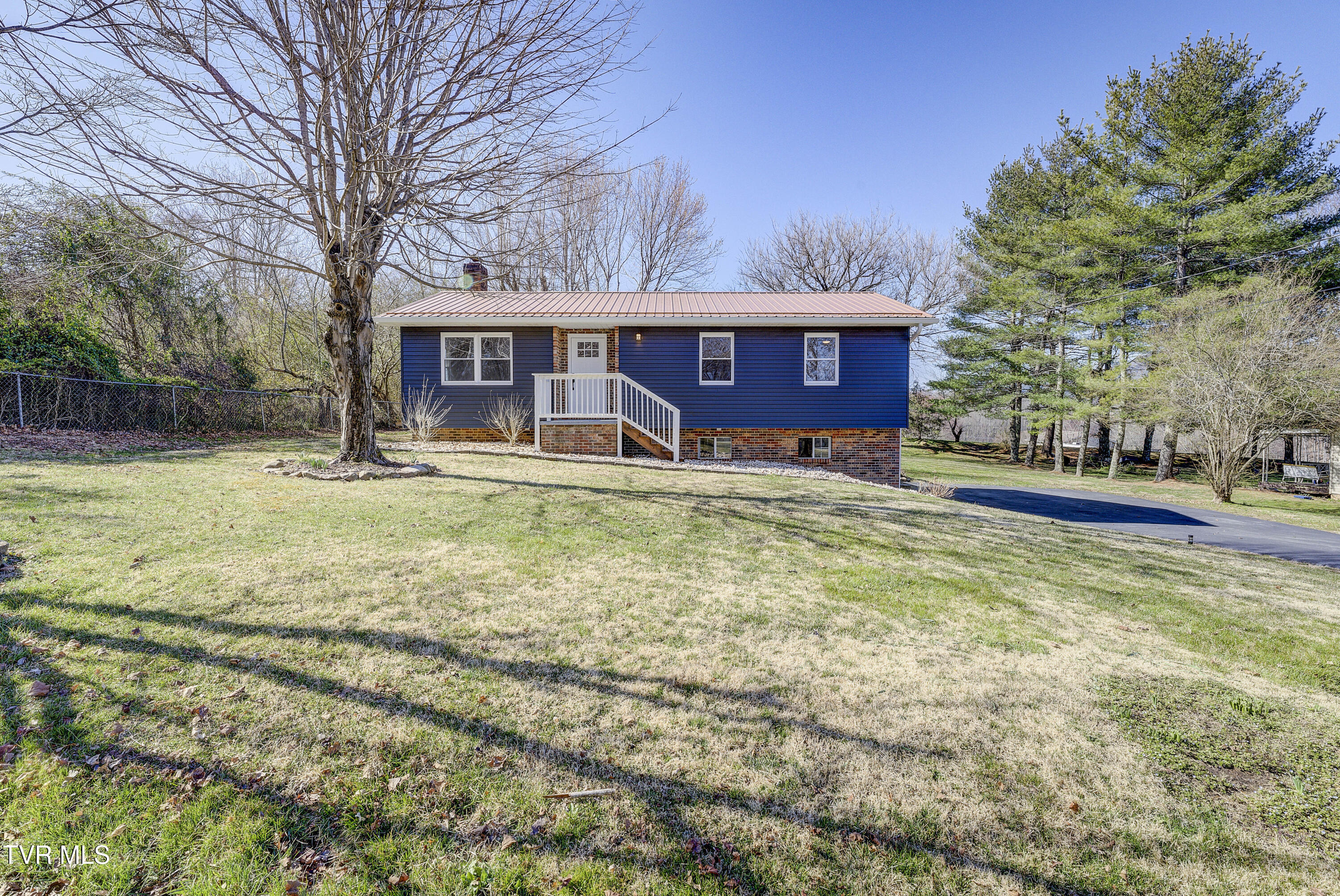 116 Leach Road, Unicoi, Tennessee image 3
