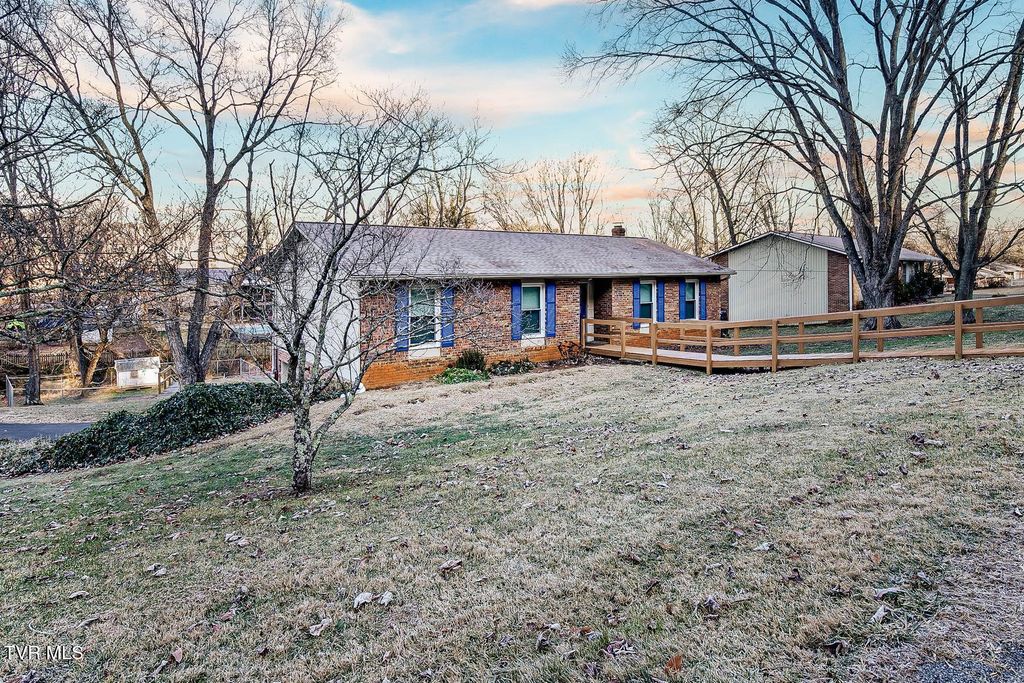Photo of 1140 Eastbrook Drive, Kingsport, TN 37663 (MLS # 9989624)