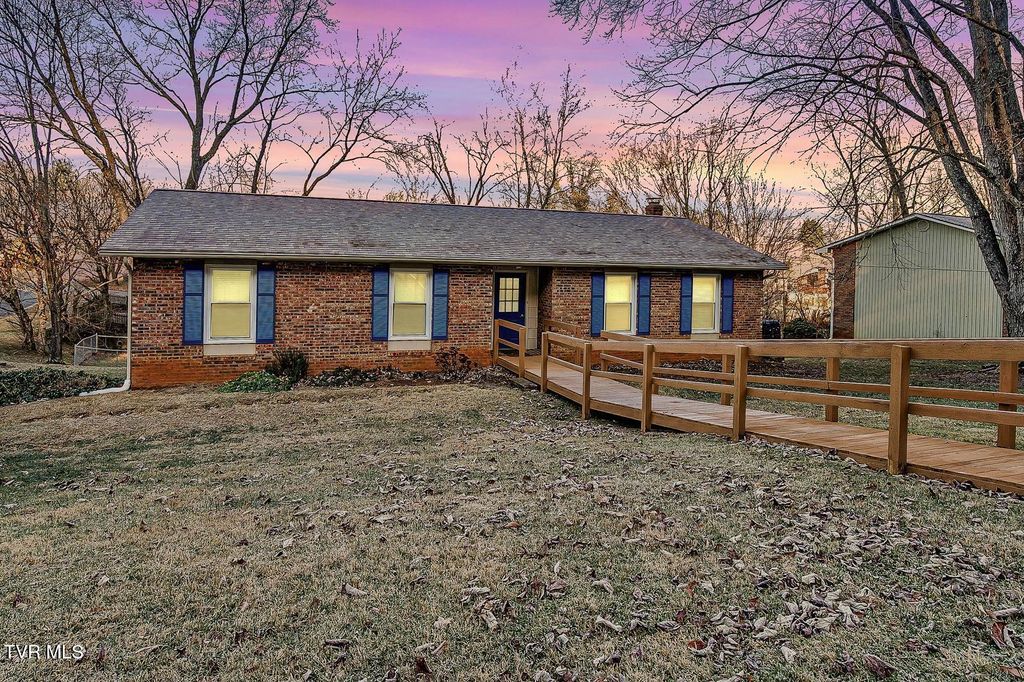 Photo of 1140 Eastbrook Drive, Kingsport, TN 37663 (MLS # 9989624)