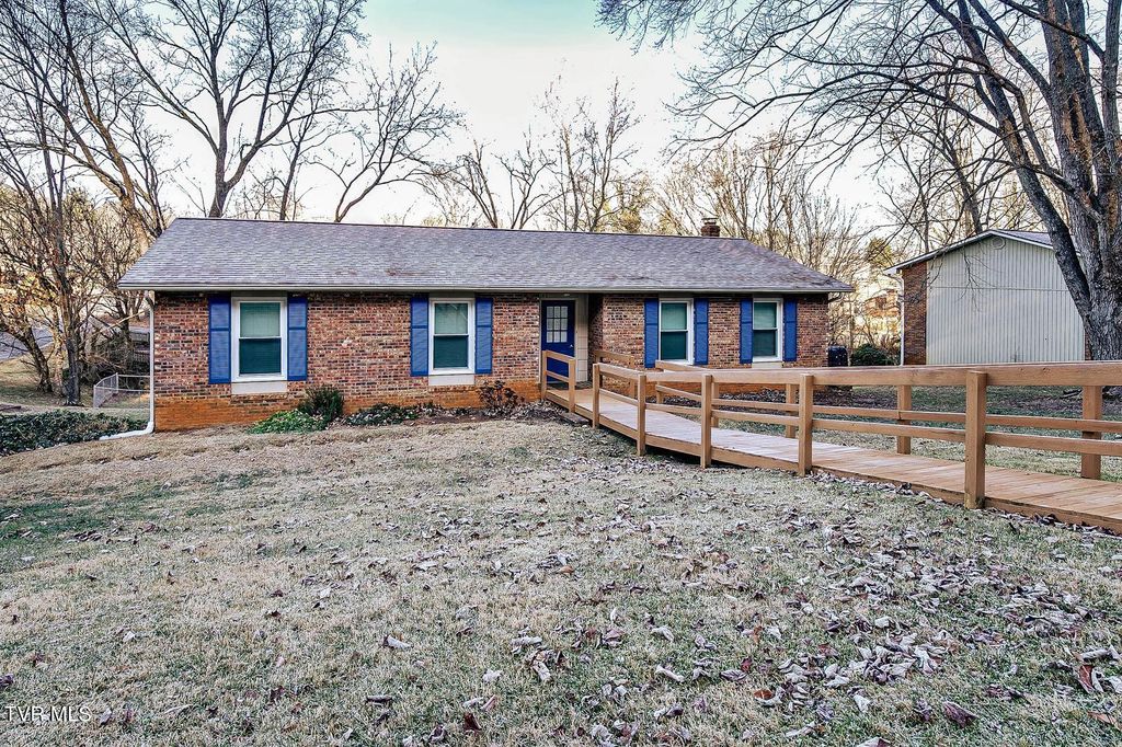 Photo of 1140 Eastbrook Drive, Kingsport, TN 37663 (MLS # 9989624)