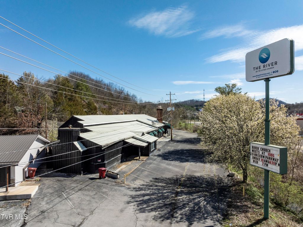 Photo of 3096 Roan Street, Johnson City, TN 37601 (MLS # 9992996)