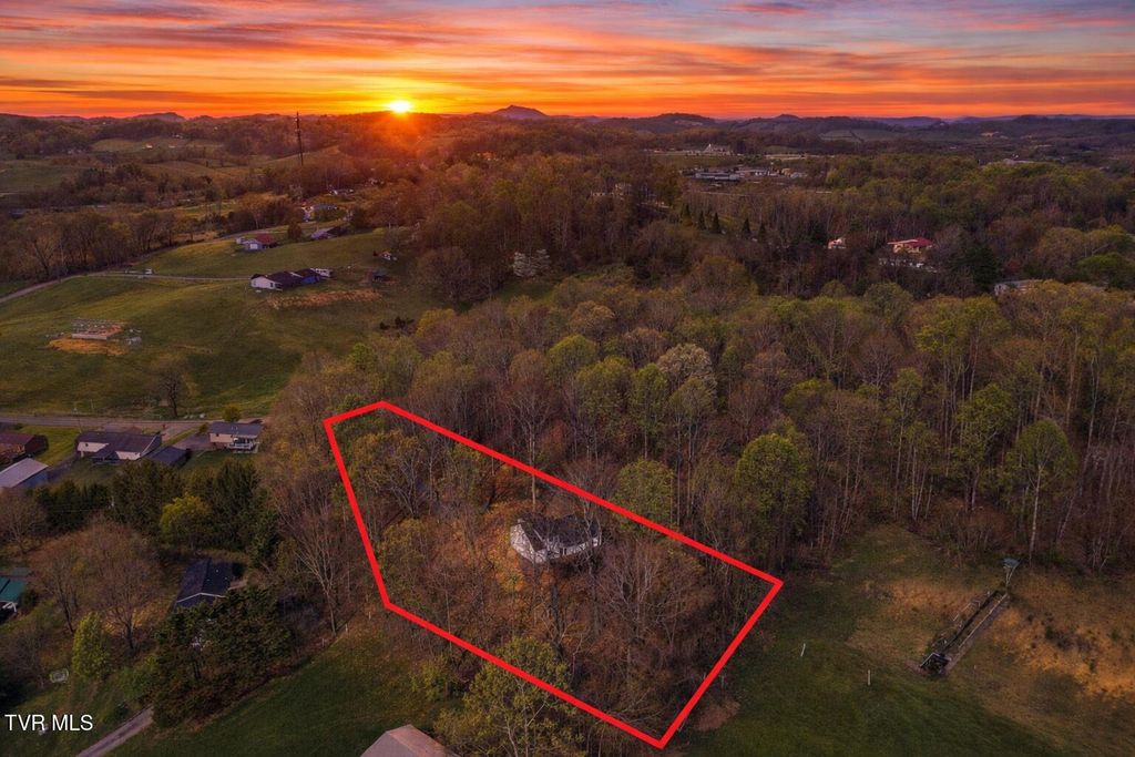 Photo of 124 Hidden Valley Road, Kingsport, TN 37663 (MLS # 9993637)