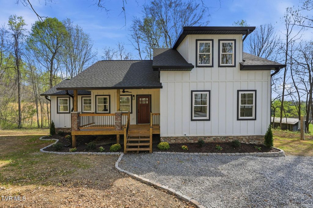Photo of 124 Hidden Valley Road, Kingsport, TN 37663 (MLS # 9993637)