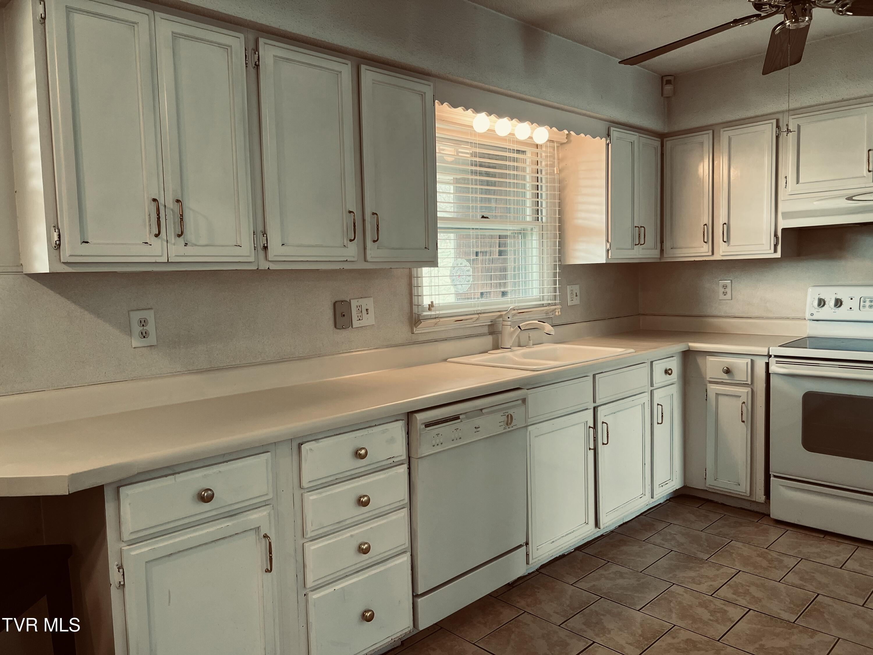 898 Jordan Road, Elizabethton, Tennessee image 42