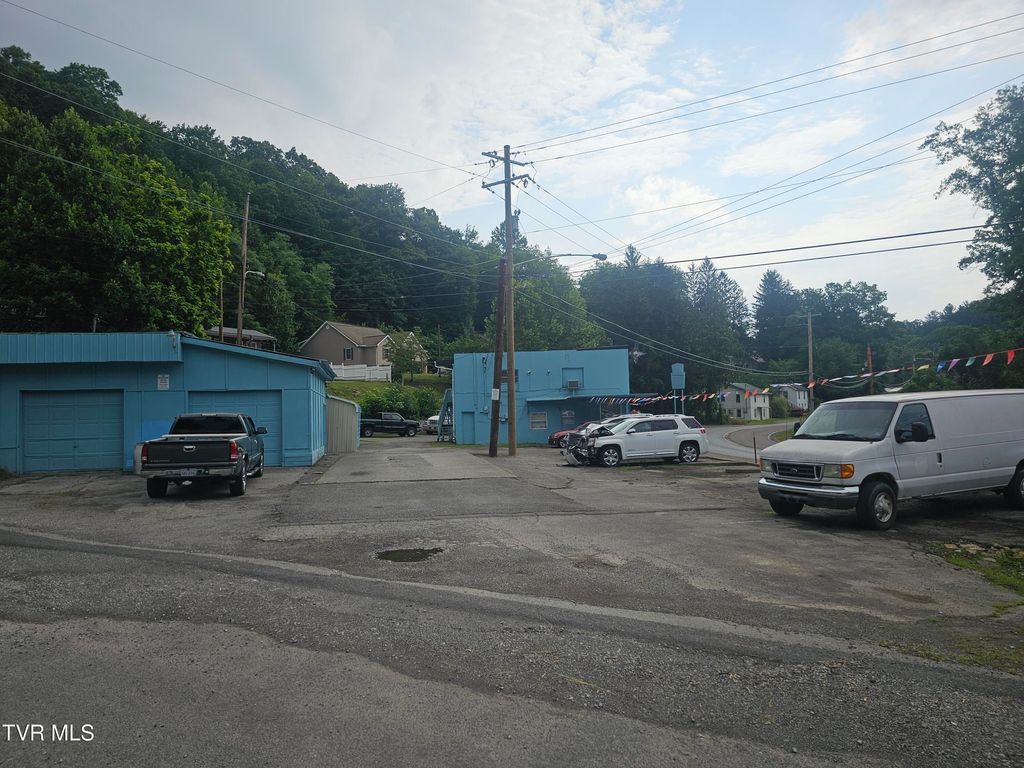 Photo of 921 Park Avenue, Norton, VA 24273 (MLS # 9983064)