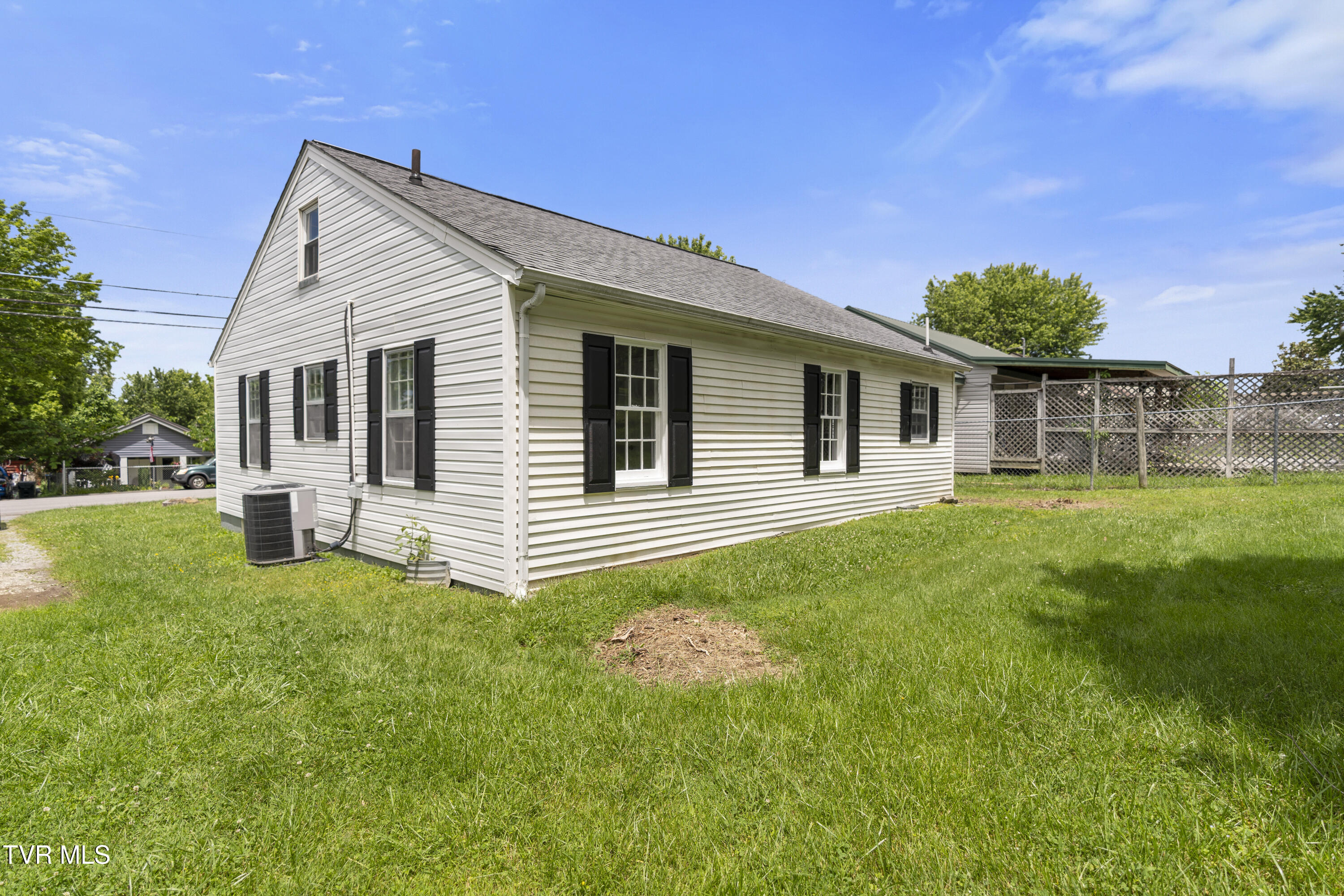 1121 Forest Street, Greeneville, Tennessee image 24