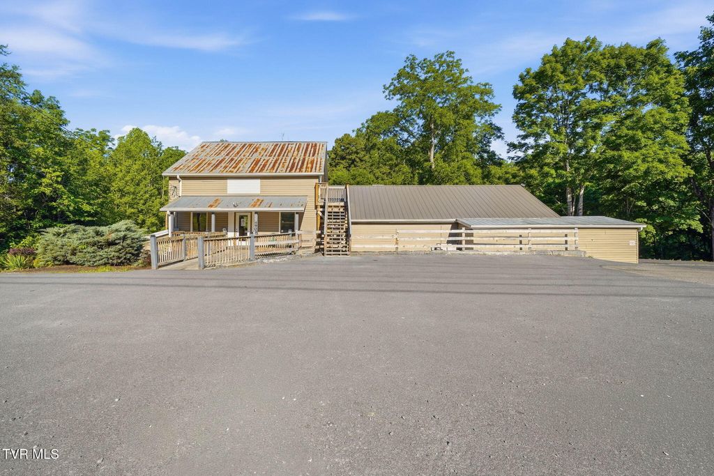 Photo of 4903 Roan Street, Johnson City, TN 37615 (MLS # 9996714)