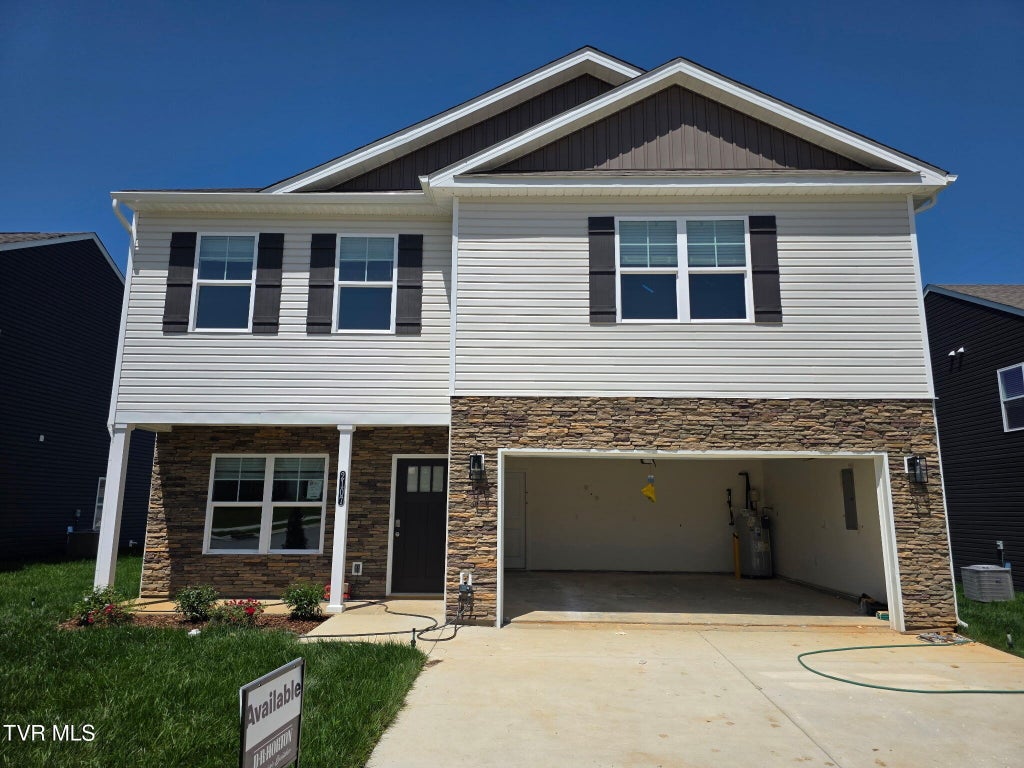 Photo of 2107 Fox Meadows Circle, Bluff City, TN 37618 (MLS # 9991561)