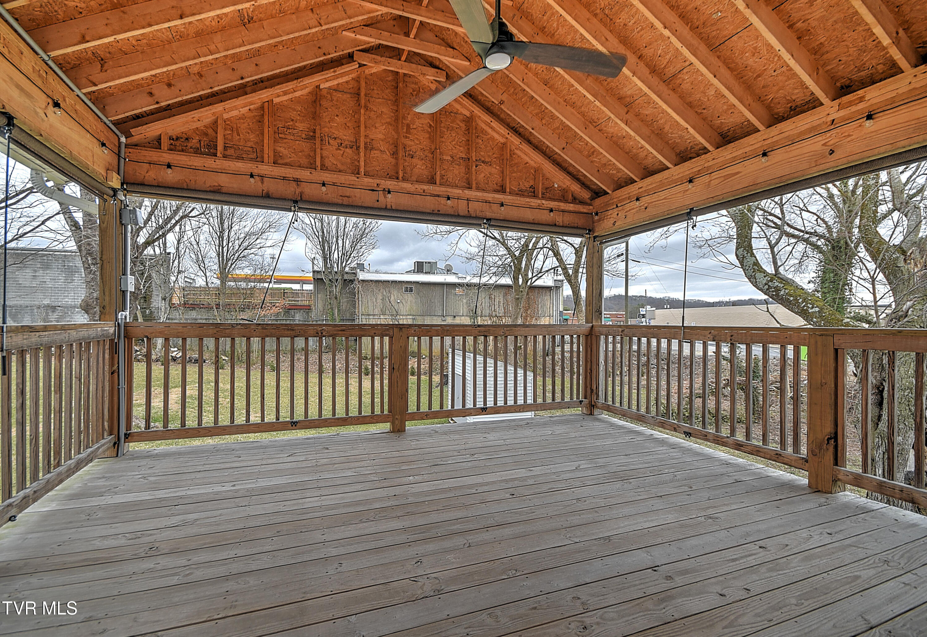128 Hemlock Drive, Bristol, Virginia image 14