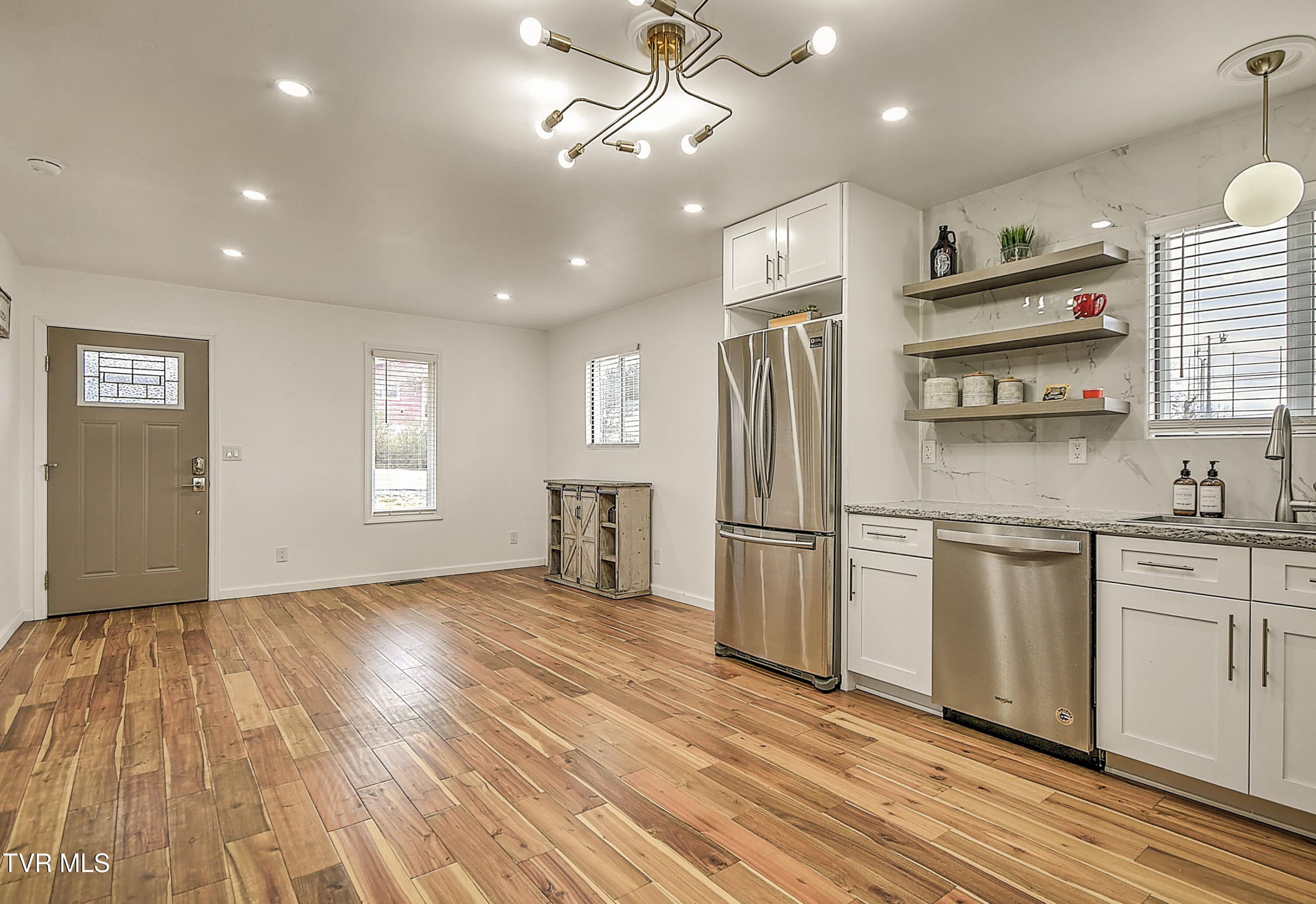 128 Hemlock Drive, Bristol, Virginia image 10