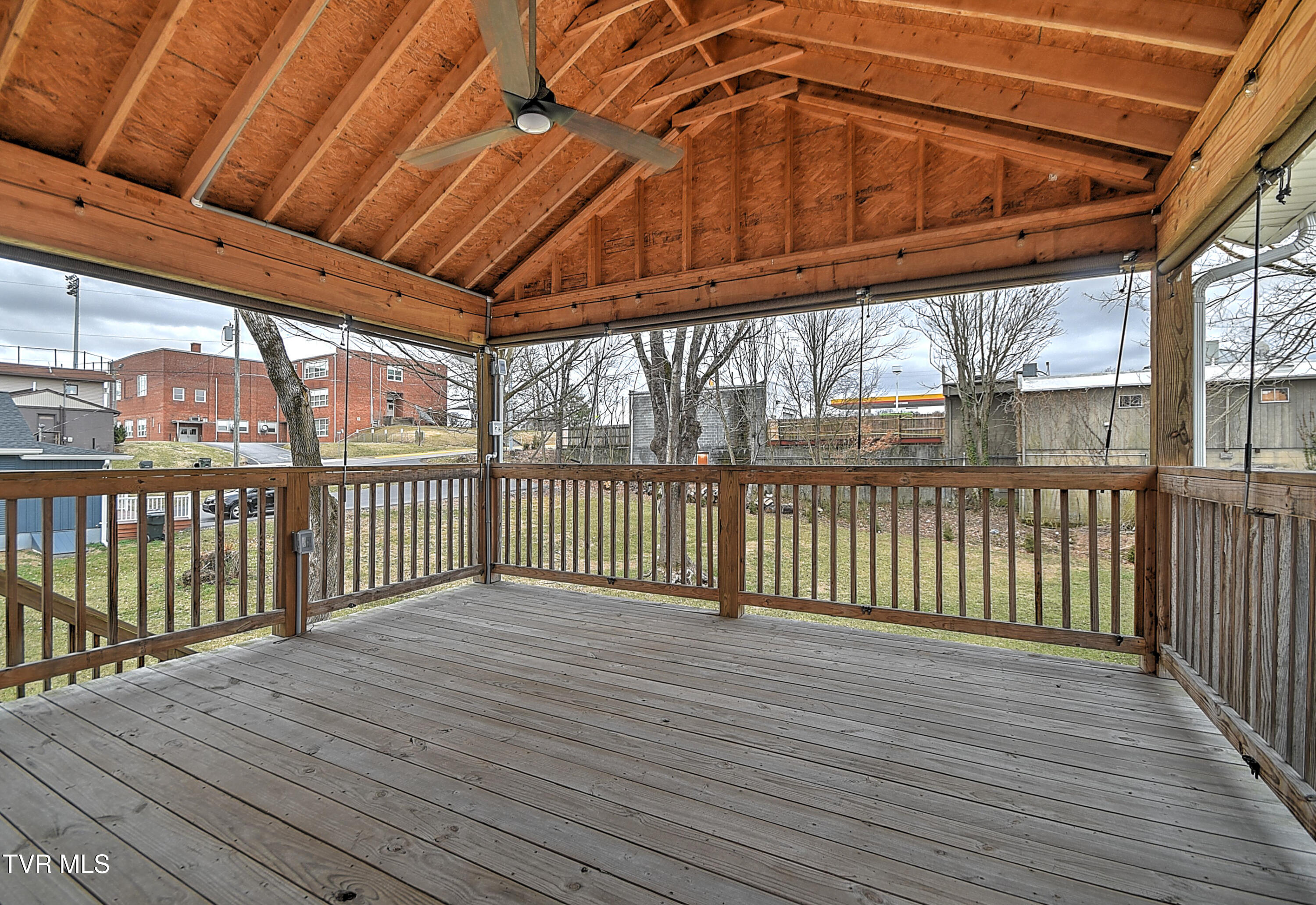 128 Hemlock Drive, Bristol, Virginia image 15