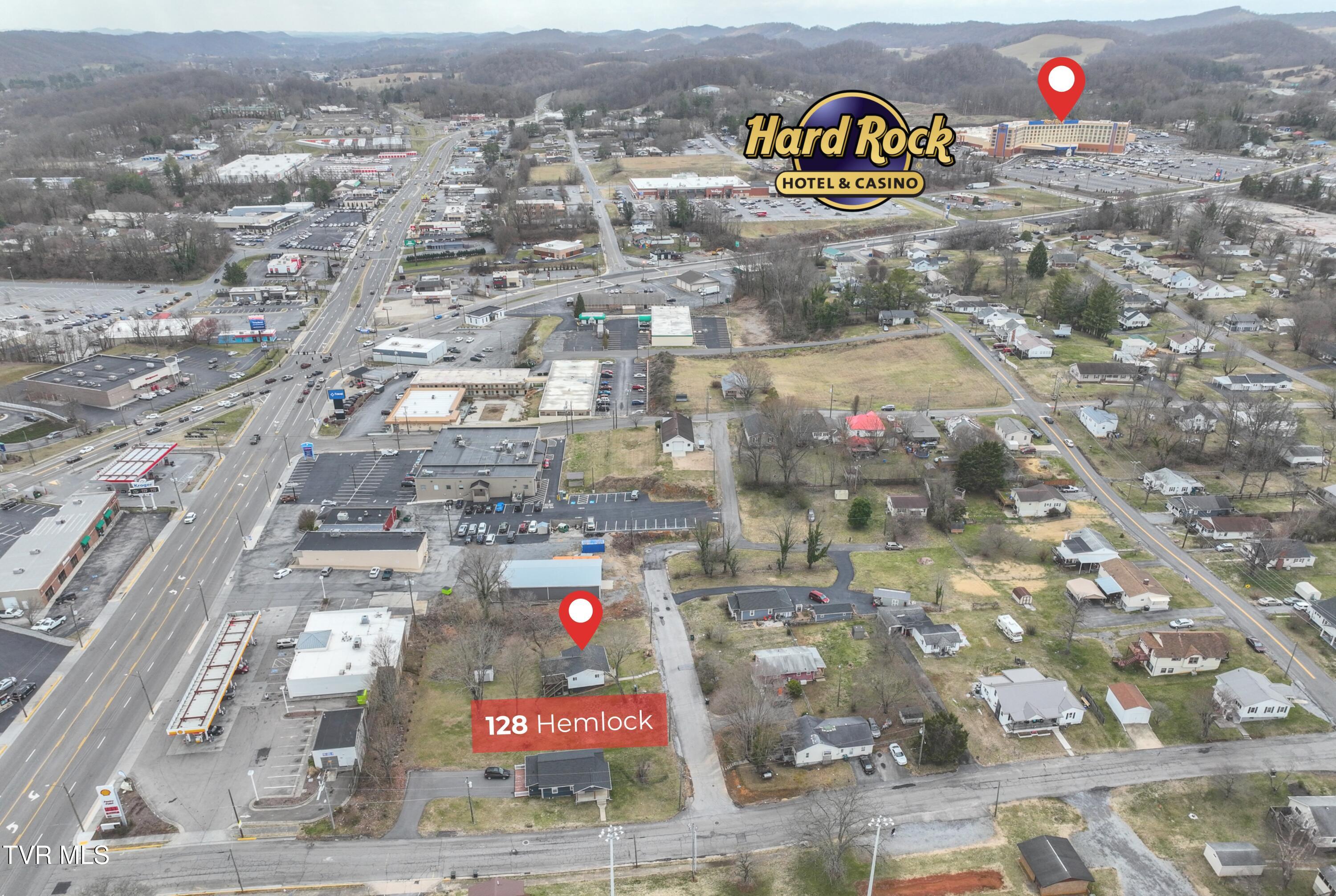 128 Hemlock Drive, Bristol, Virginia image 2