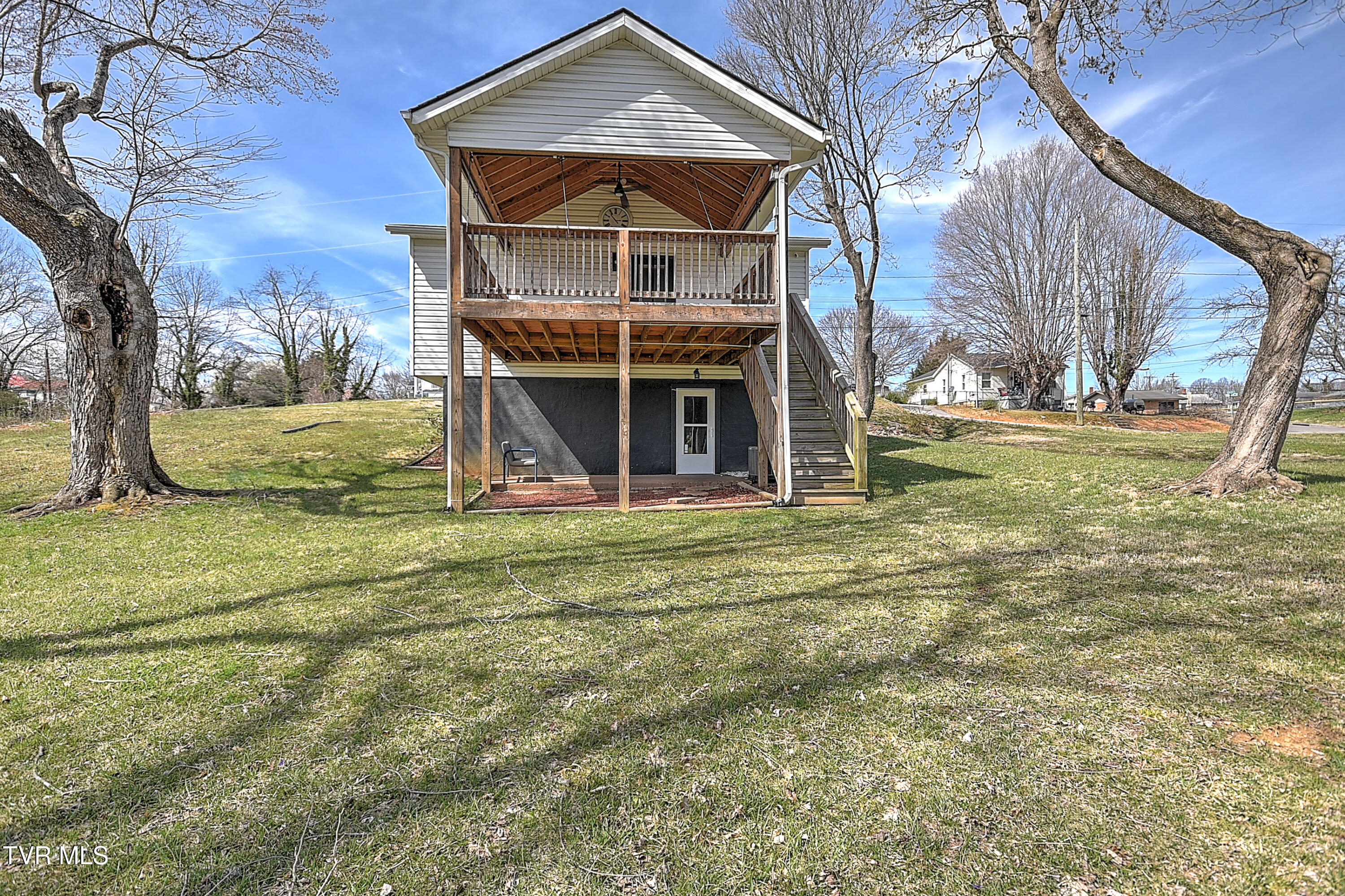 128 Hemlock Drive, Bristol, Virginia image 38