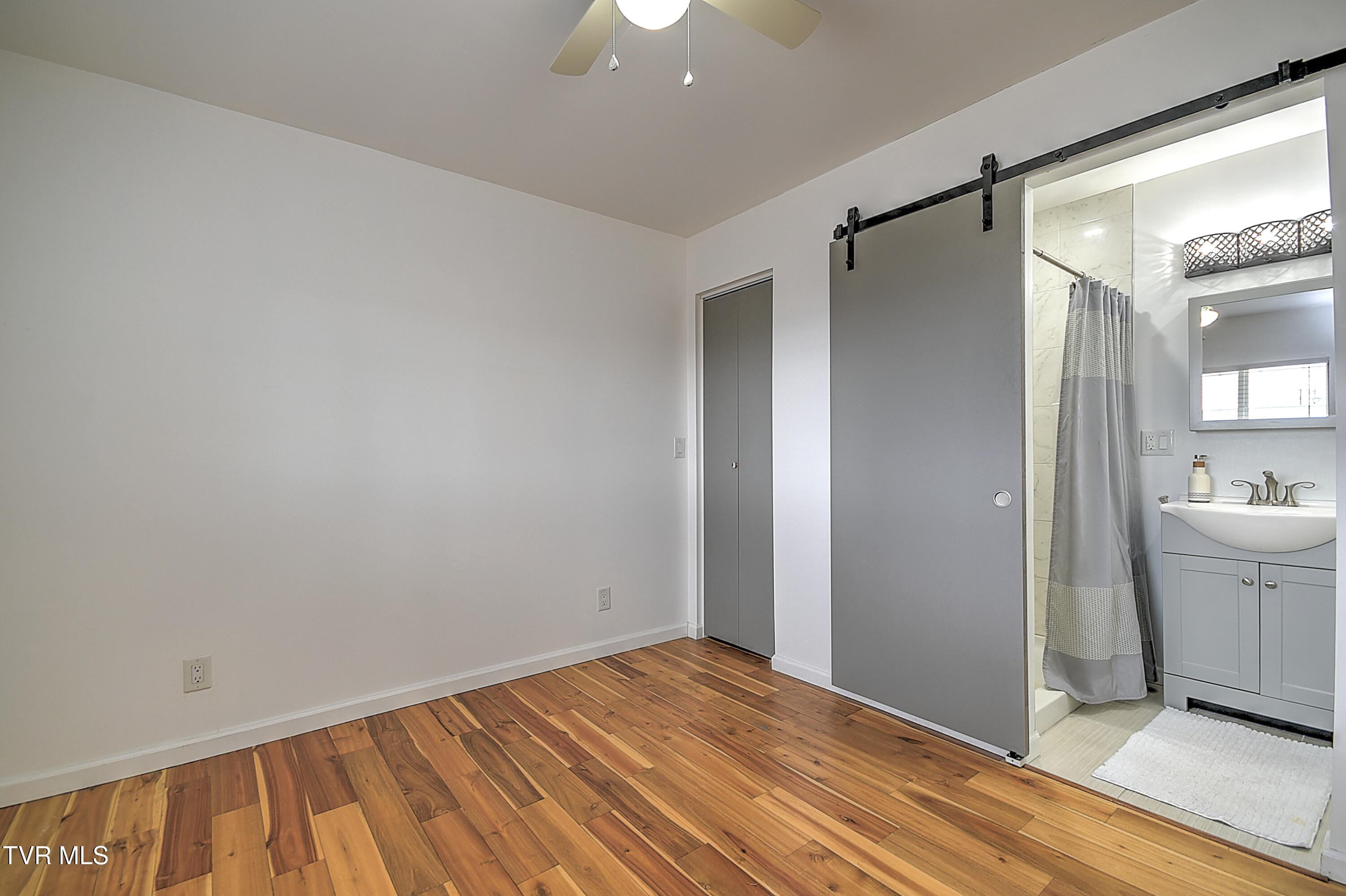 128 Hemlock Drive, Bristol, Virginia image 24