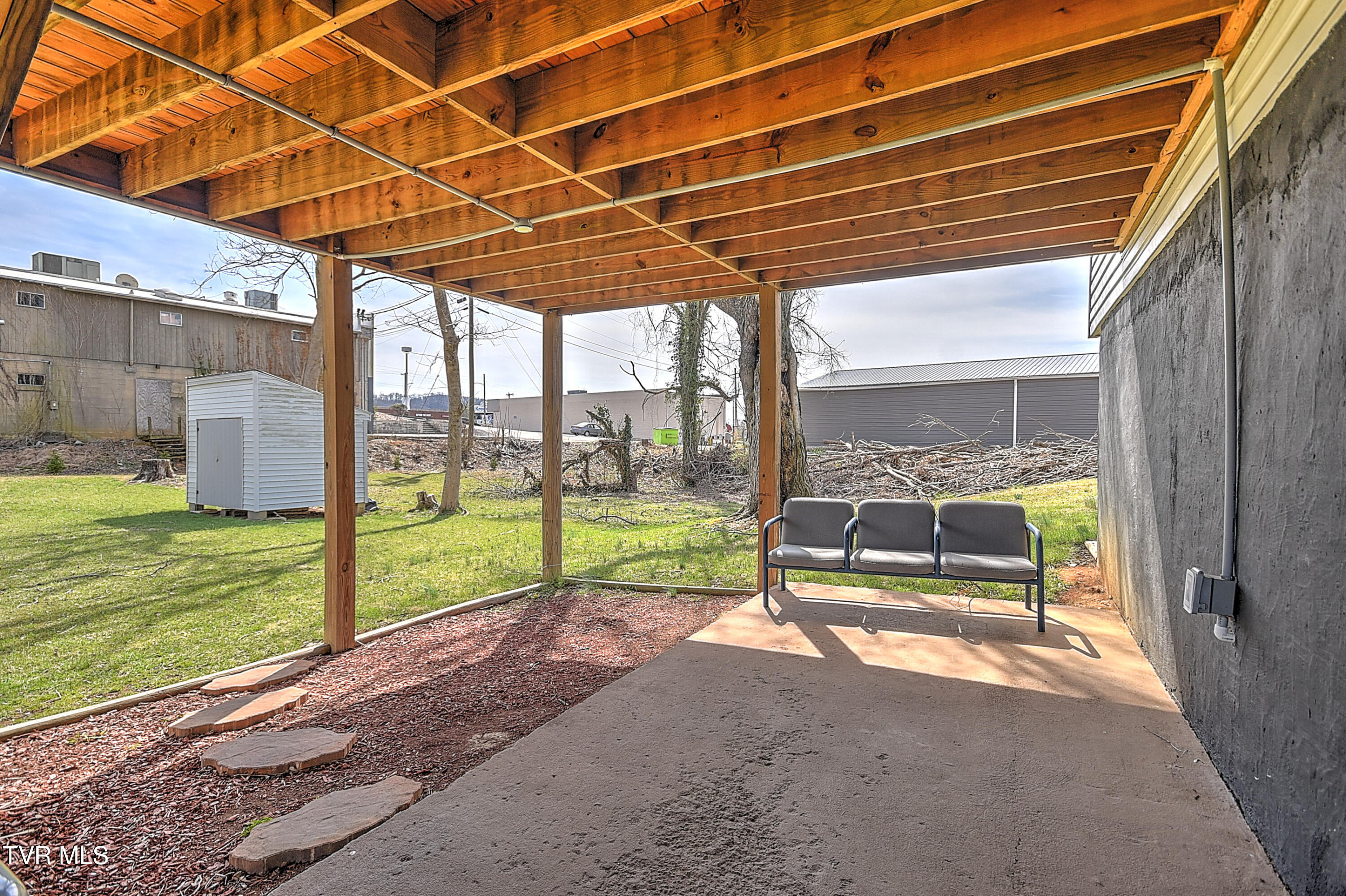 128 Hemlock Drive, Bristol, Virginia image 33