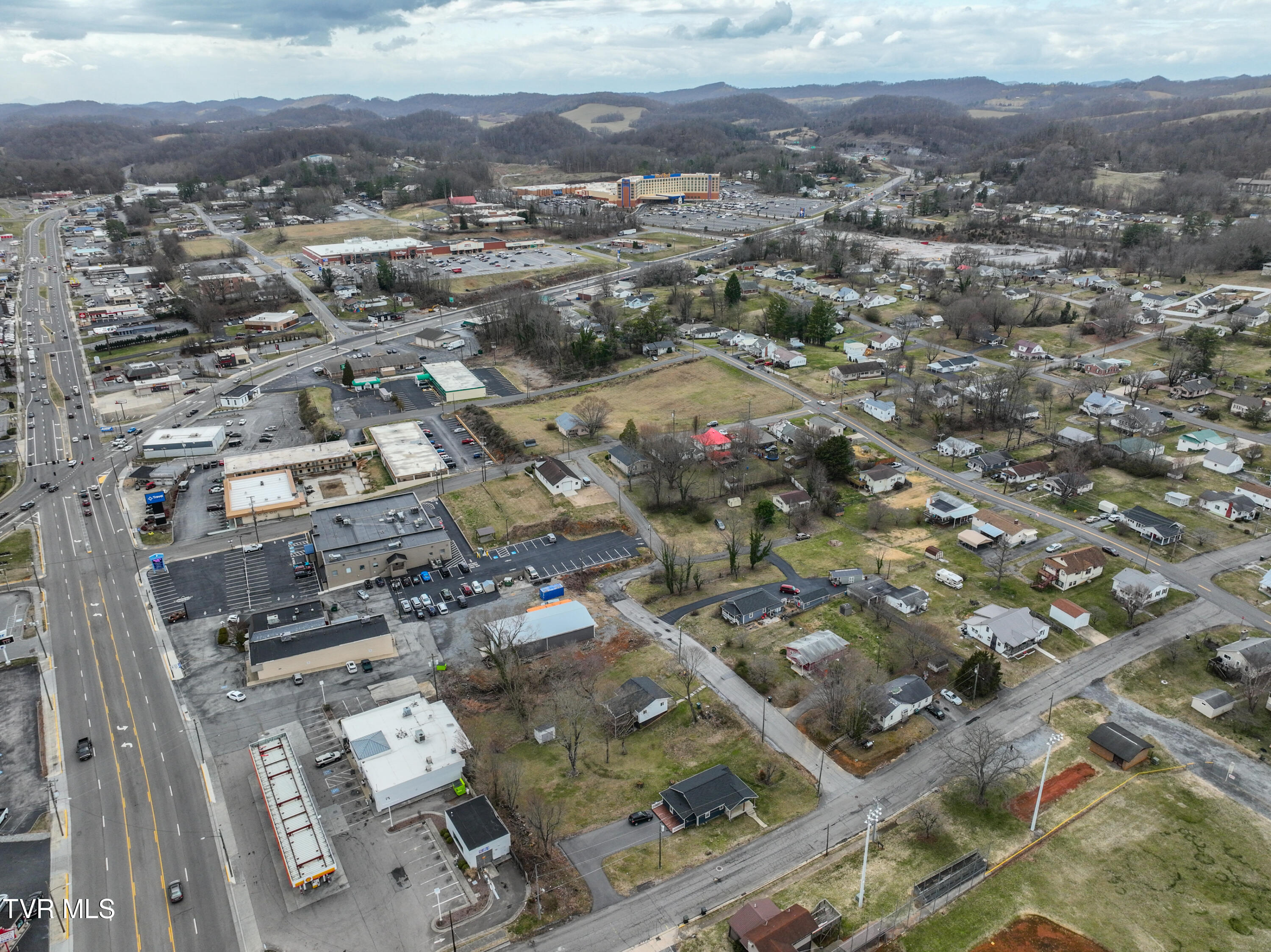 128 Hemlock Drive, Bristol, Virginia image 45