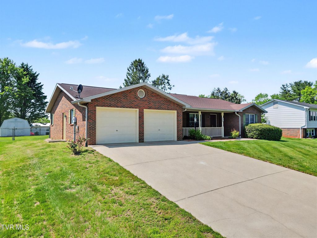 Photo of 108 Smokey View Drive, Greeneville, TN 37745 (MLS # 9993824)