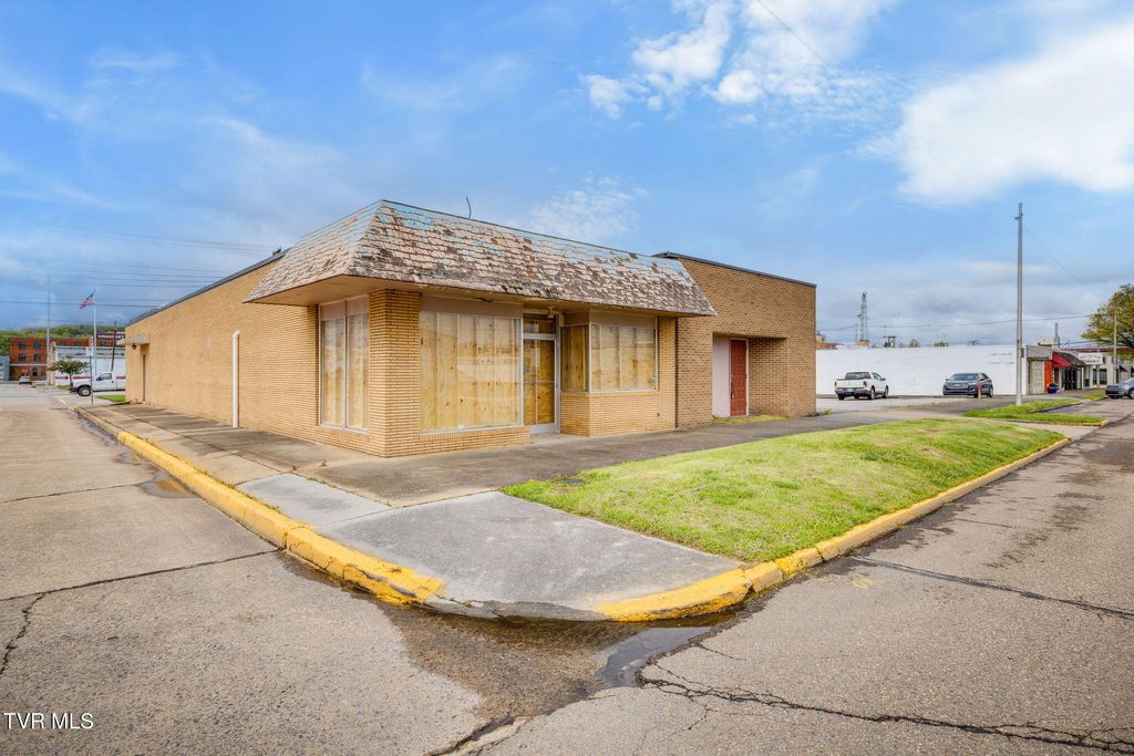 Photo of 449 Market Street, Kingsport, TN 37660 (MLS # 9995363)
