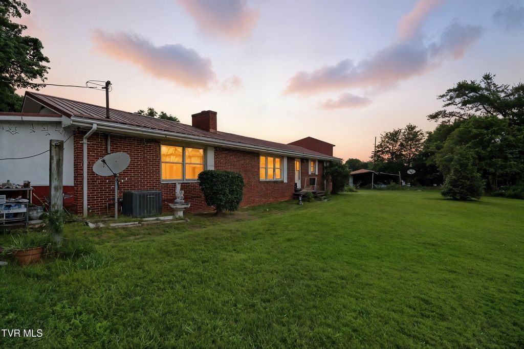 Photo of 106 Gentry Hamilton Road, Gray, TN 37615 (MLS # 9982793)