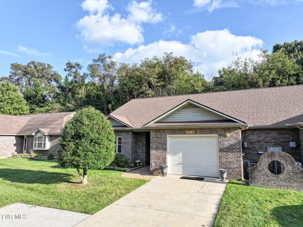 Photo of 114 Park Place #114, Greeneville, TN 37743 (MLS # 9986669)