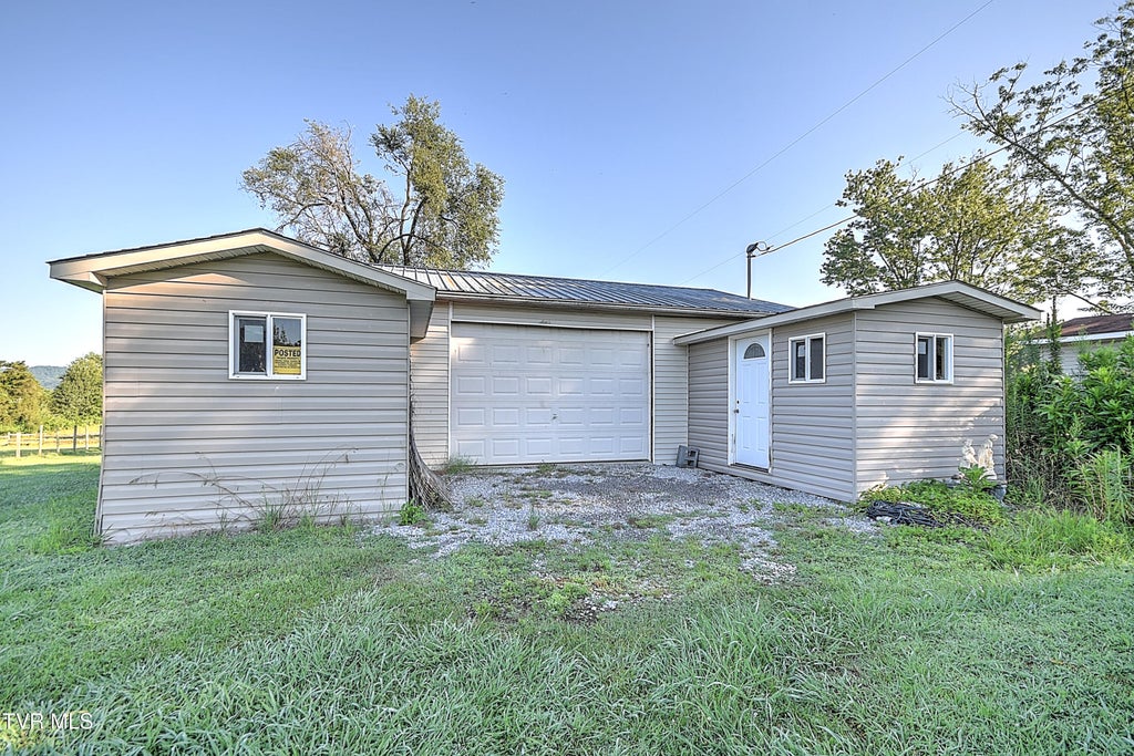 Photo of 148 Lovelace Drive, Fall Branch, TN 37656 (MLS # 9998305)