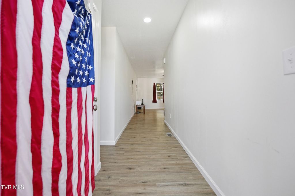 Photo of 170 Brighton Place, Bristol, TN 37620 (MLS # 9992146)