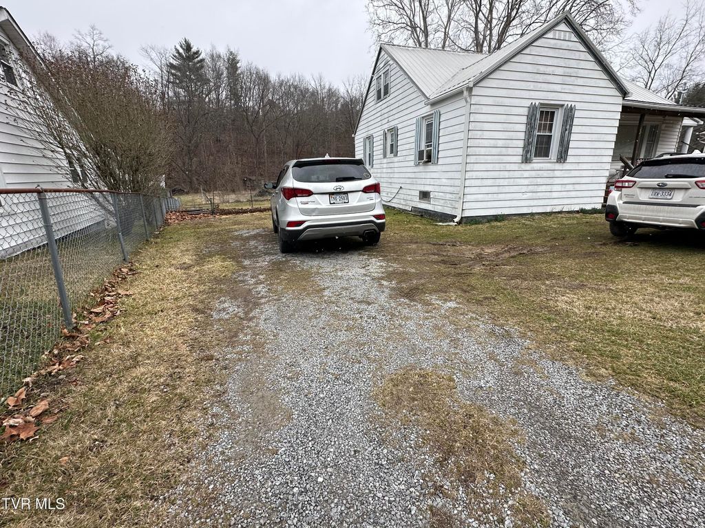 Photo of 229 Burnette Street, Richlands, VA 24641 (MLS # 9991469)