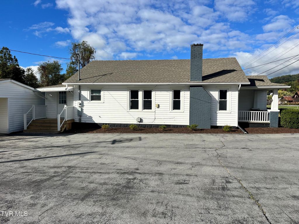 Photo of 1116 Highway 91, Elizabethton, TN 37643 (MLS # 9987056)