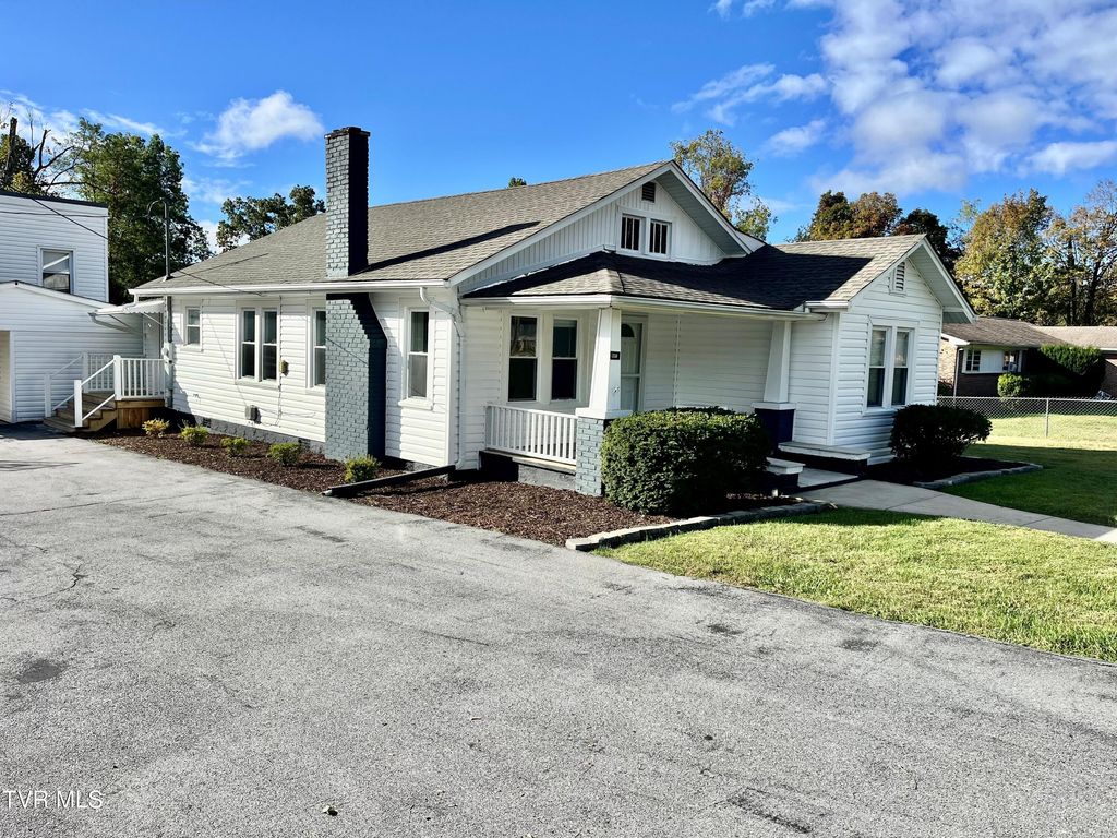 Photo of 1116 Highway 91, Elizabethton, TN 37643 (MLS # 9987056)