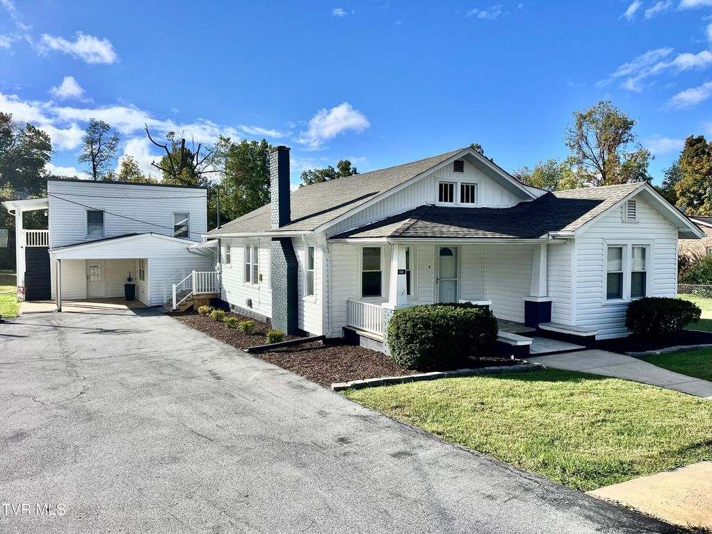 Photo of 1116 Highway 91, Elizabethton, TN 37643 (MLS # 9987056)
