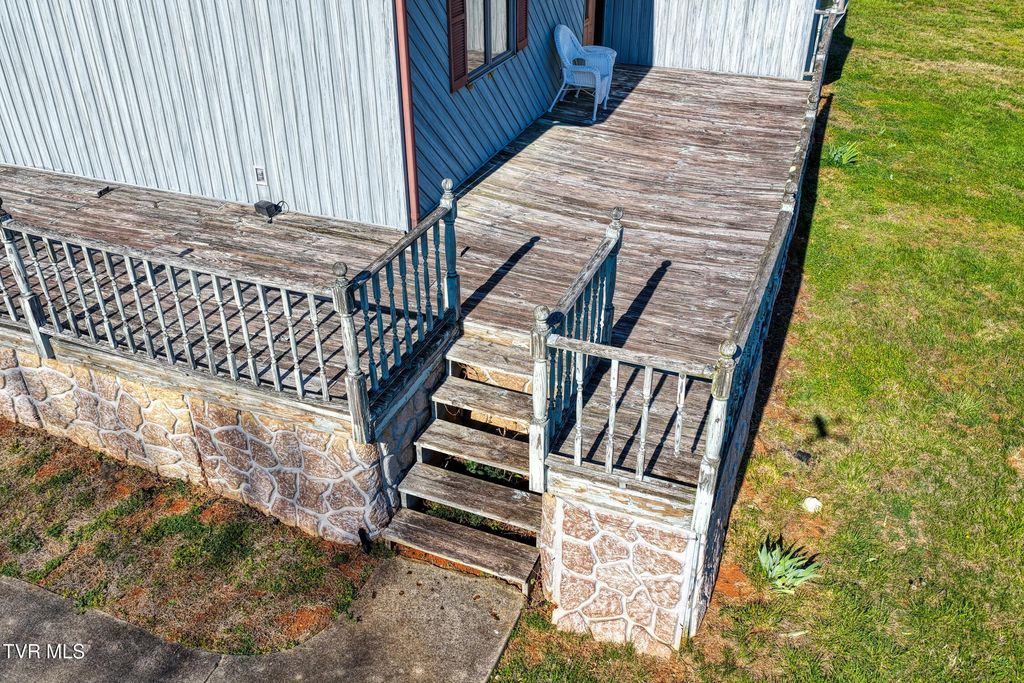 Photo of 605 Redwood Drive, Mount Carmel, TN 37645 (MLS # 9993825)