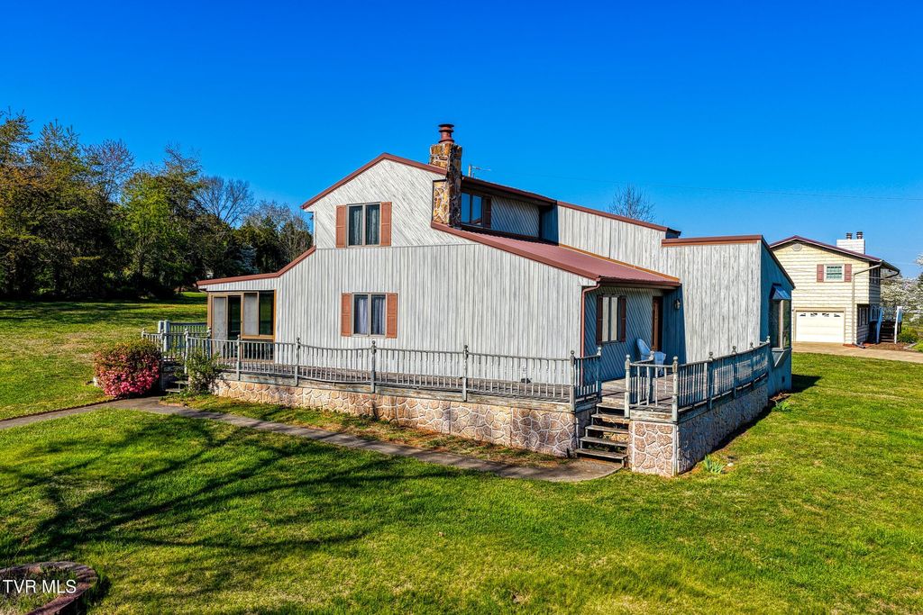 Photo of 605 Redwood Drive, Mount Carmel, TN 37645 (MLS # 9993825)