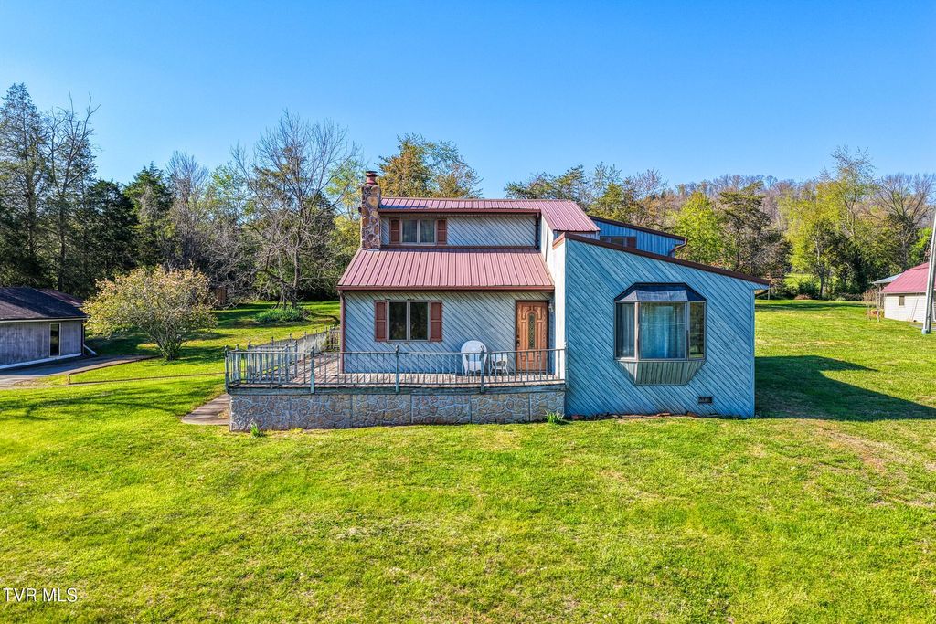 Photo of 605 Redwood Drive, Mount Carmel, TN 37645 (MLS # 9993825)