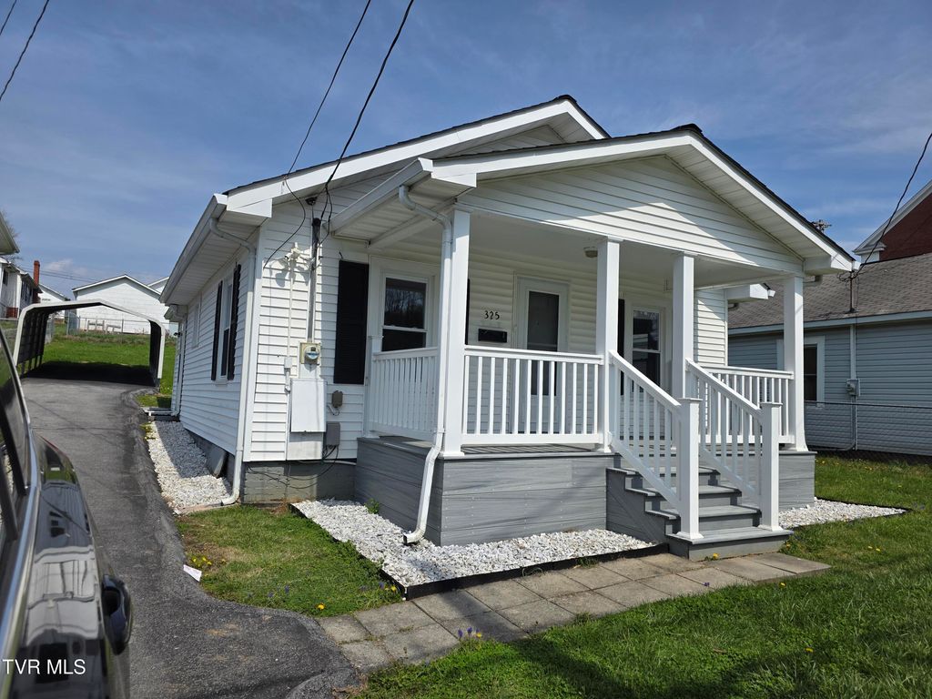 Photo of 325 Virgil Avenue, Kingsport, TN 37665 (MLS # 9992954)