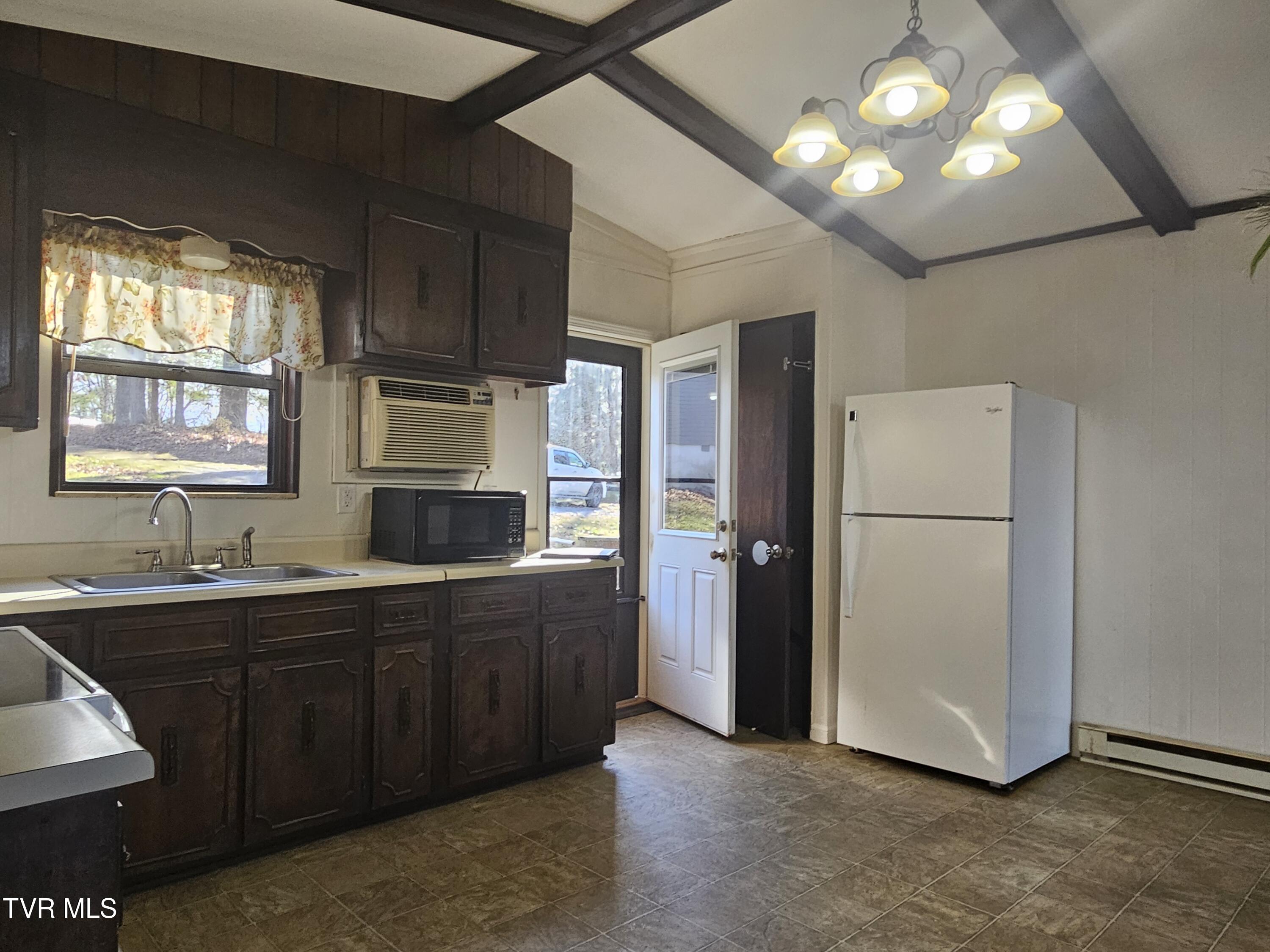 329 Chalet Drive, Coeburn, Virginia image 12
