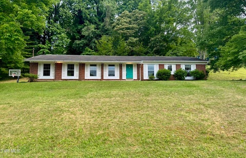 Homes For Sale - 3524 Lakeshore Drive<br/> Kingsport, TN 37663