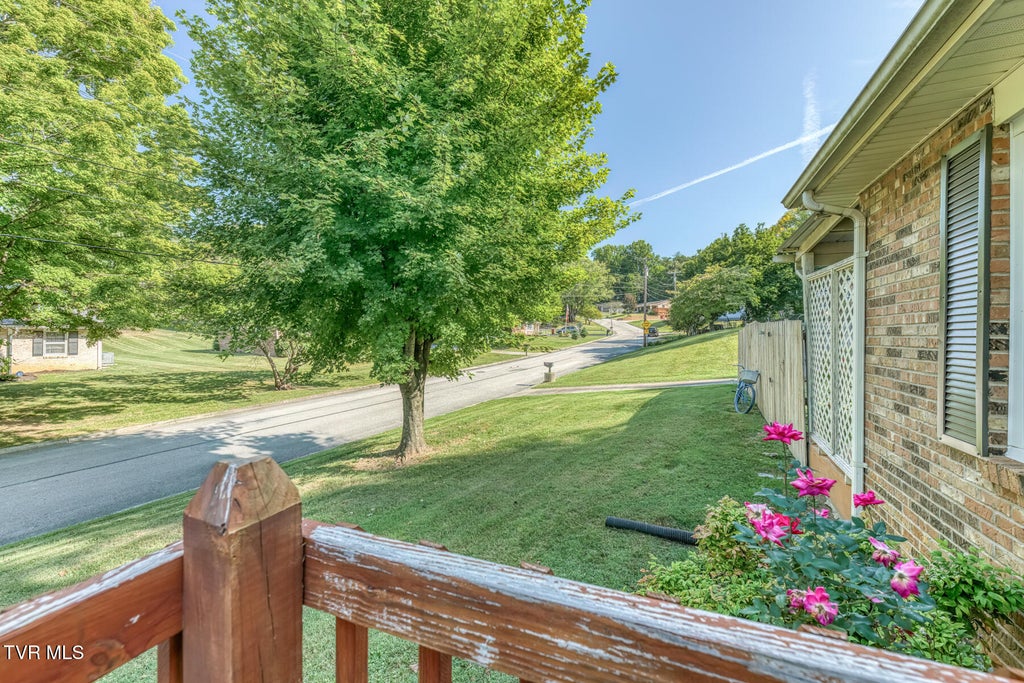 Photo of 1523 Sun Valley Road, Johnson City, TN 37604 (MLS # 10001085)