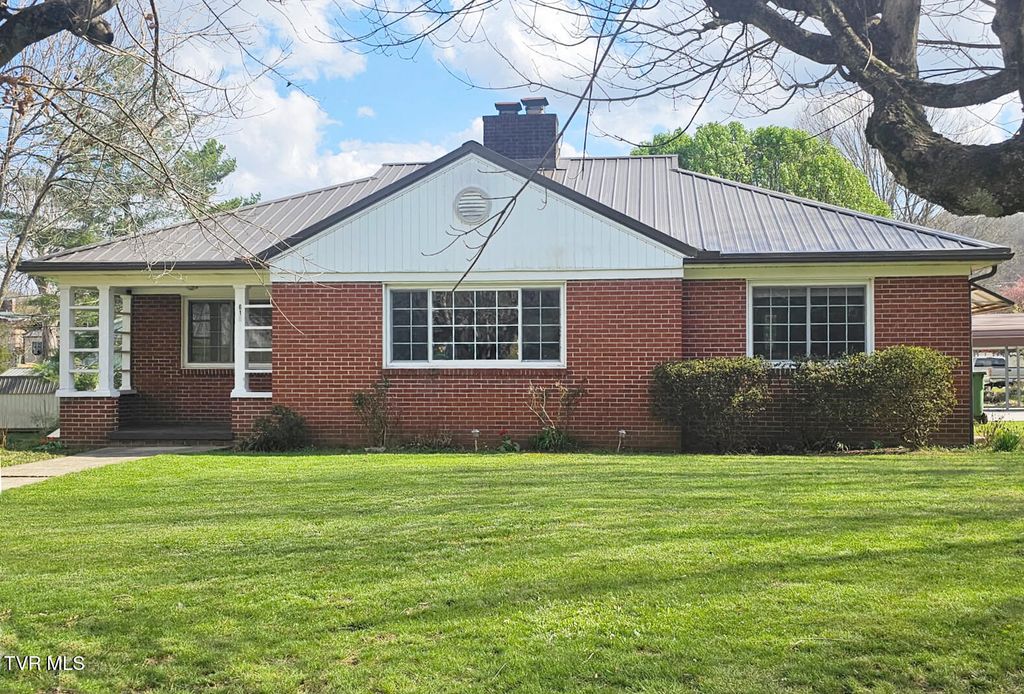 Photo of 612 Oakwood Avenue, Pennington Gap, VA 24277 (MLS # 9993186)