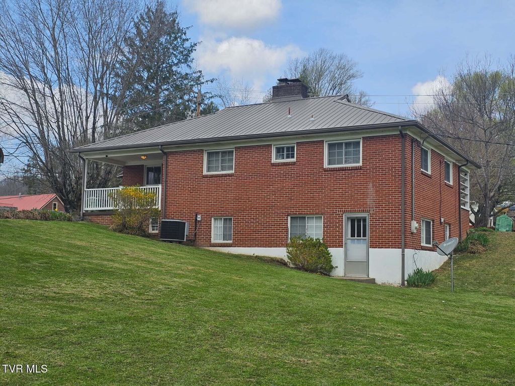 Photo of 612 Oakwood Avenue, Pennington Gap, VA 24277 (MLS # 9993186)