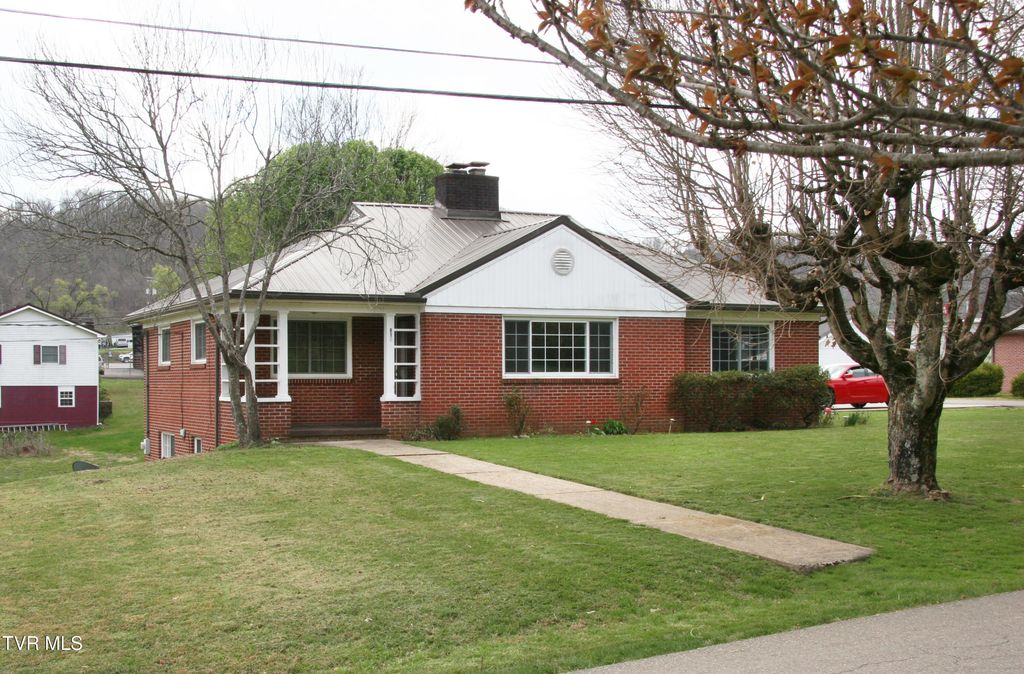 Photo of 612 Oakwood Avenue, Pennington Gap, VA 24277 (MLS # 9993186)