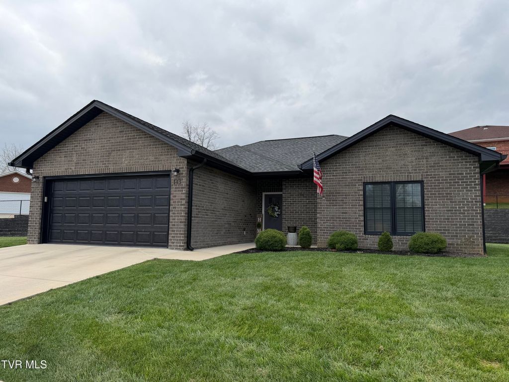 Photo of 143 Patriot Crossing #143, Greeneville, TN 37745 (MLS # 9992745)