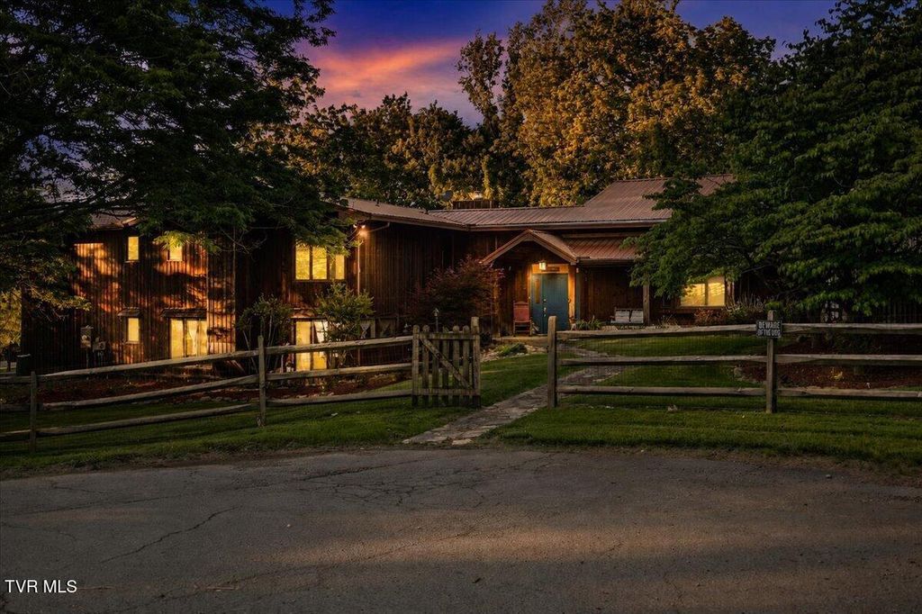 Photo of 305 Pleasley Road, Kingsport, TN 37660 (MLS # 9995168)