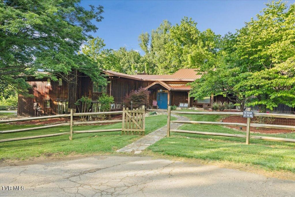 Photo of 305 Pleasley Road, Kingsport, TN 37660 (MLS # 9995168)