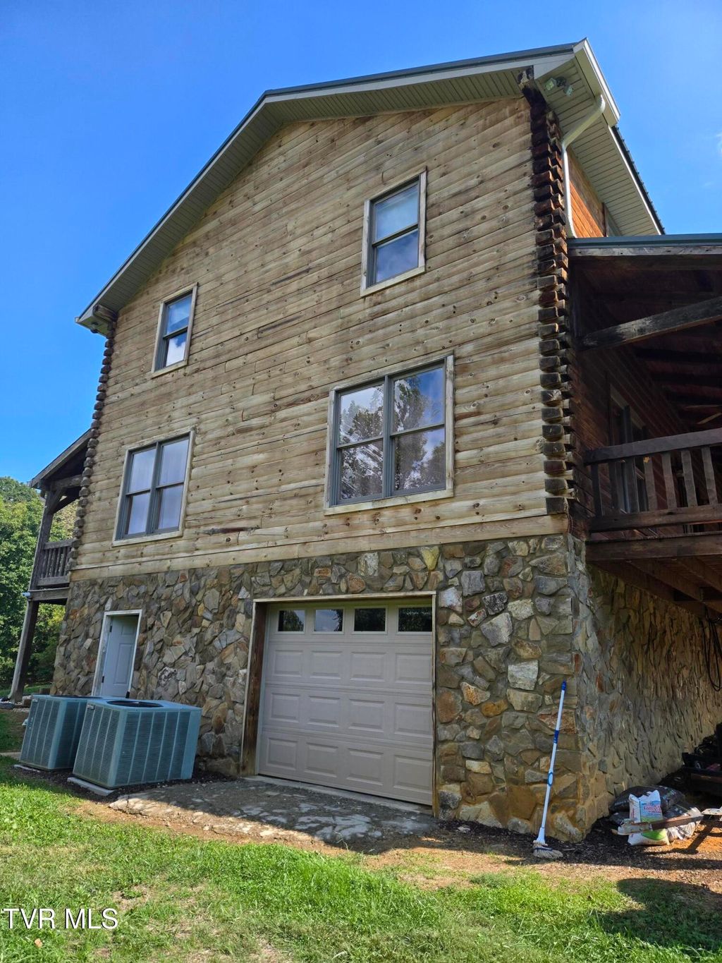 Photo of 255 Bank Drive, Fall Branch, TN 37656 (MLS # 9988429)