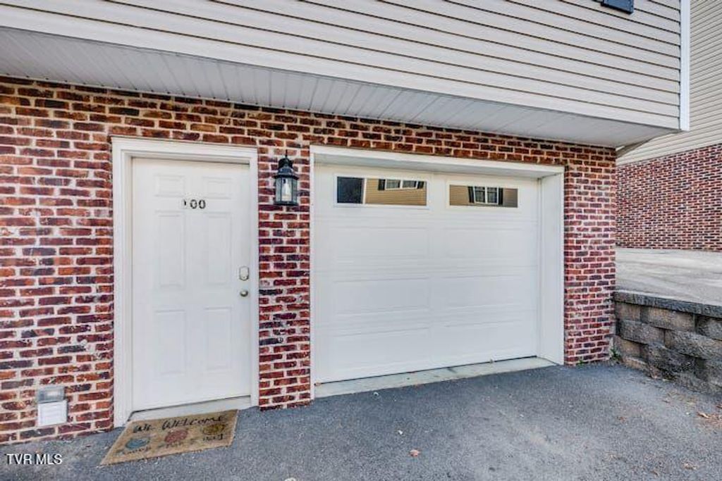 Photo of 169 Grande Avenue #100, Johnson City, TN 37601 (MLS # 9985705)