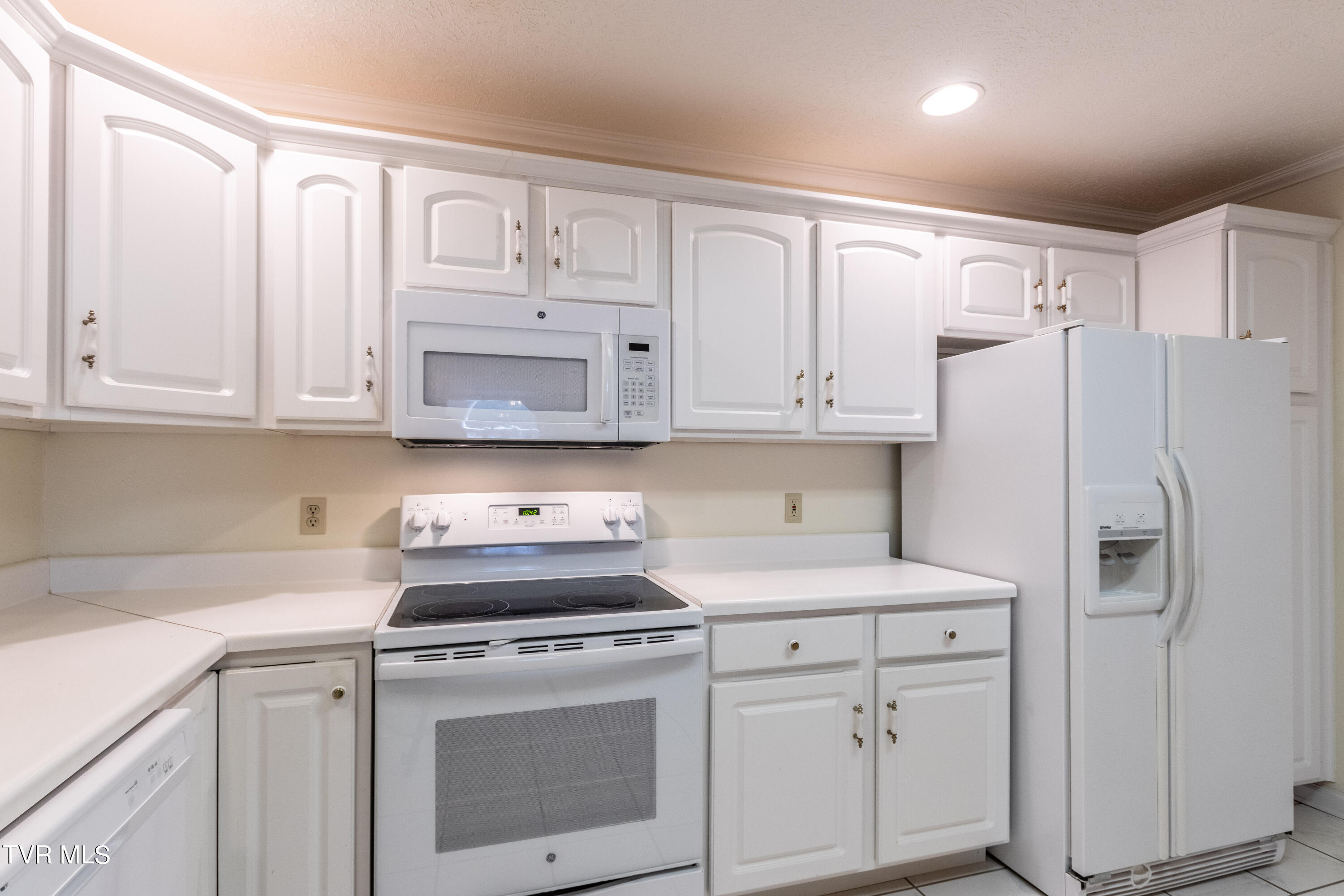 Abingdon, Virginia 24211, United States, 3 Bedrooms Bedrooms, ,2 BathroomsBathrooms,Residential,Pending,47545