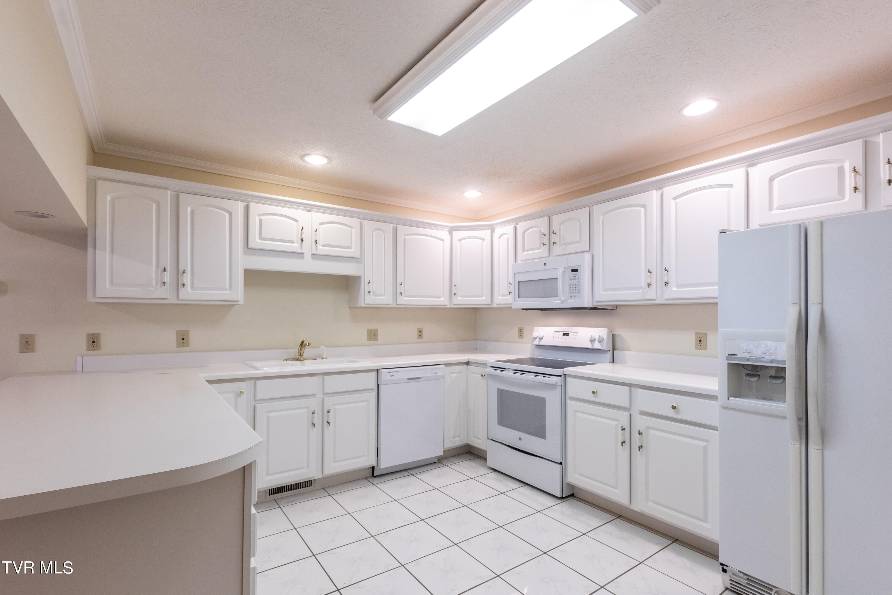 Abingdon, Virginia 24211, United States, 3 Bedrooms Bedrooms, ,2 BathroomsBathrooms,Residential,Pending,47545