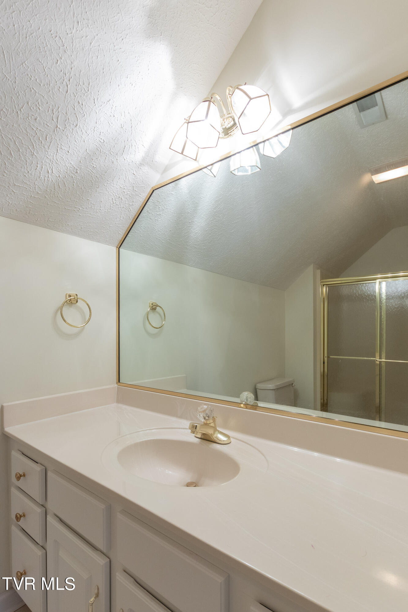 Abingdon, Virginia 24211, United States, 3 Bedrooms Bedrooms, ,2 BathroomsBathrooms,Residential,Pending,47545