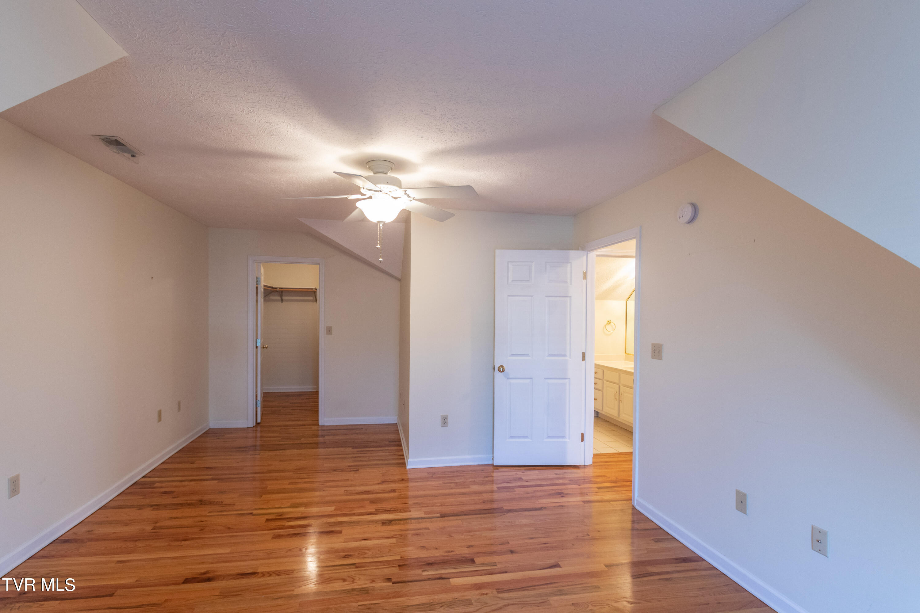 Abingdon, Virginia 24211, United States, 3 Bedrooms Bedrooms, ,2 BathroomsBathrooms,Residential,Pending,47545